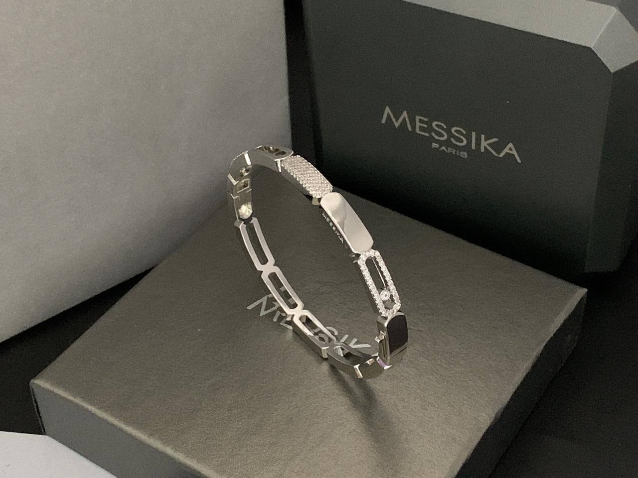 Messika Bangle
75 dhs🪙💚

Zain89
♥️♥️♥️