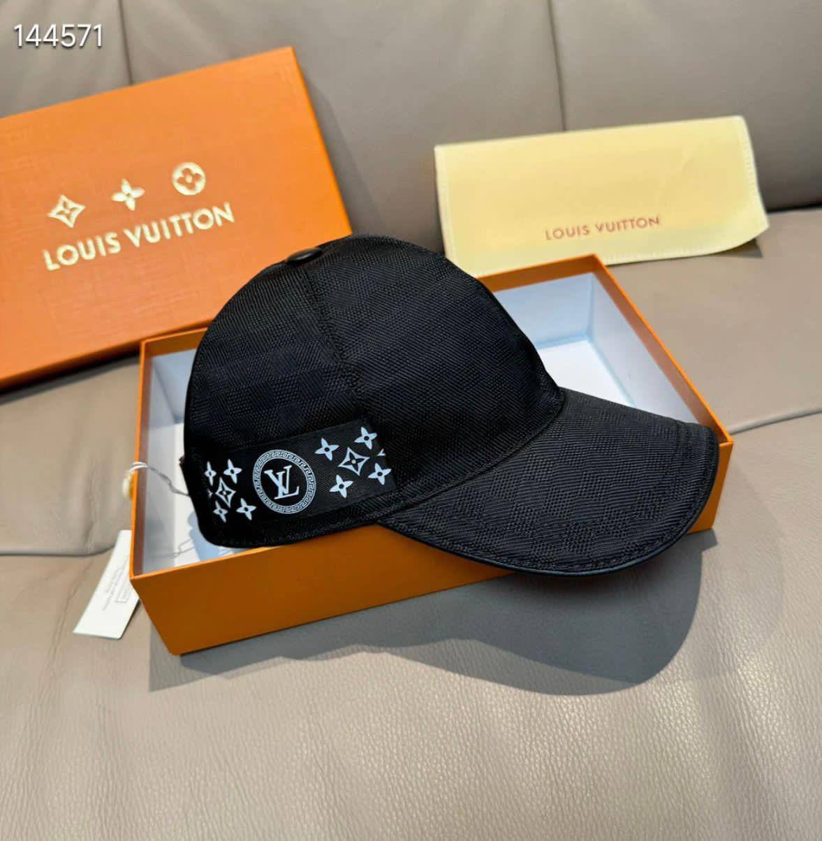 Prada Cap 
Super Master 

135 dhs❣️

With Box
🎁🎁🎁

Zain33
♥️♥️♥️