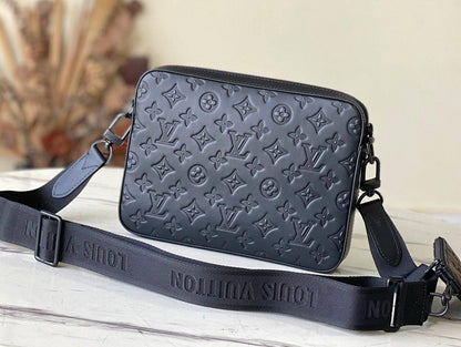 LV
Best quality
With box’s
🎁🎁🎁

105 dhs👑
size 25cm

Zain158
♥️♥️♥️