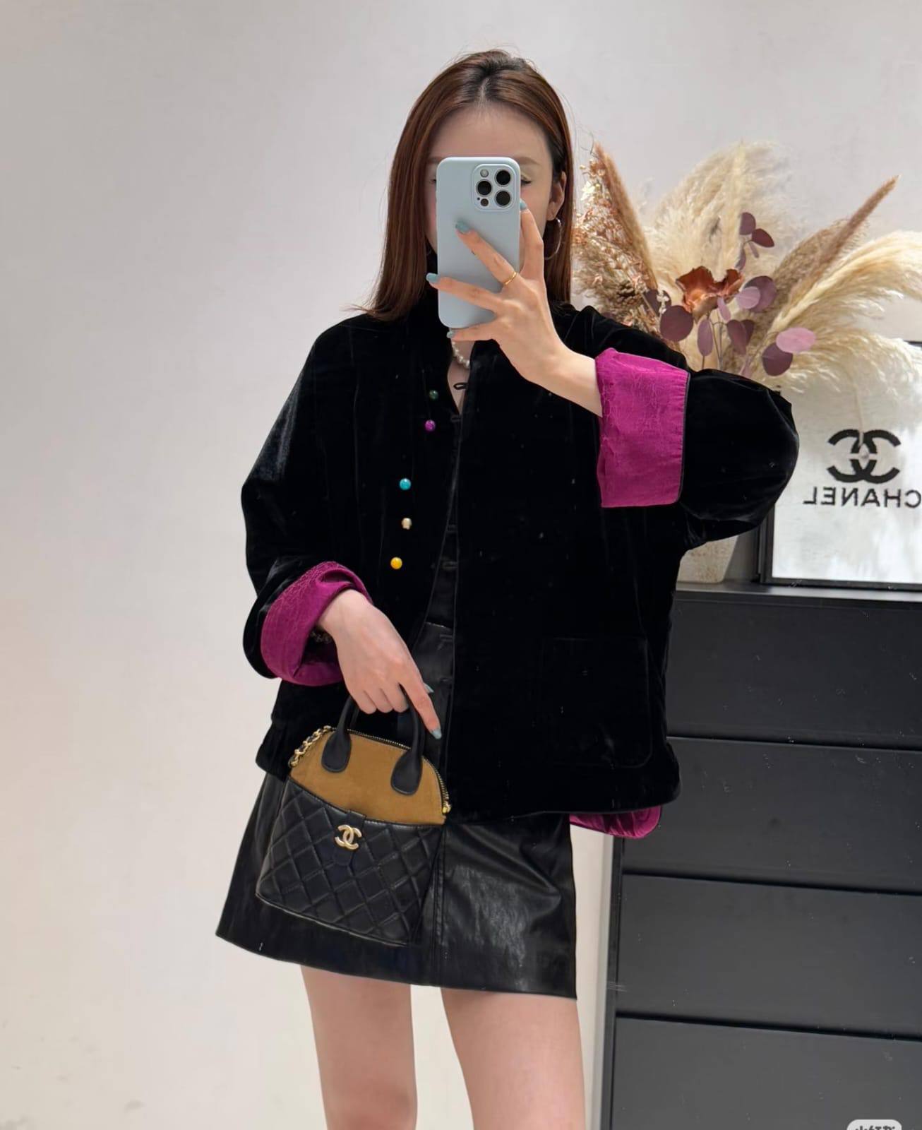 Chanel
110 dhs✅
with box
Size:18.5/7/18

Zain07
❣️❣️❣️