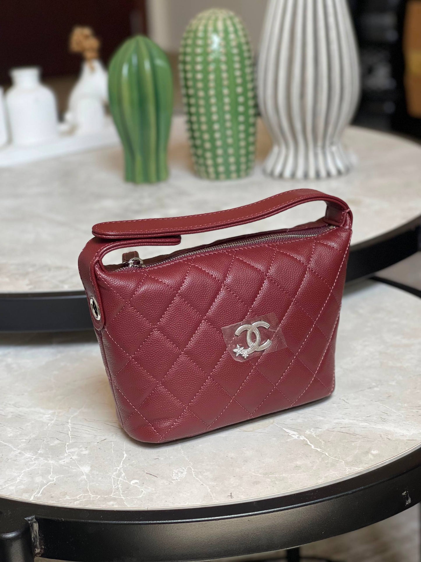 CHANEL
Available original box 📦 
With full packing 🎀🎀
Super high quality 💥💥
For Price 👇 WhatsApp✅
0568585901 
0507557372
0552275751 Owner Zain 👌

Zain283
♥️♥️♥️
