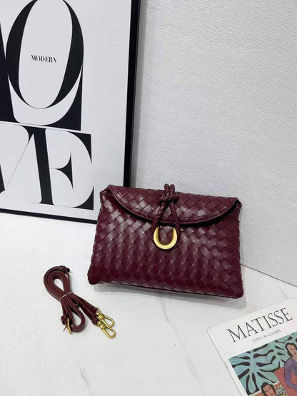 Bottega
with box🎁🎁🎁
95 dhs✅

Zain306
♥️♥️♥️