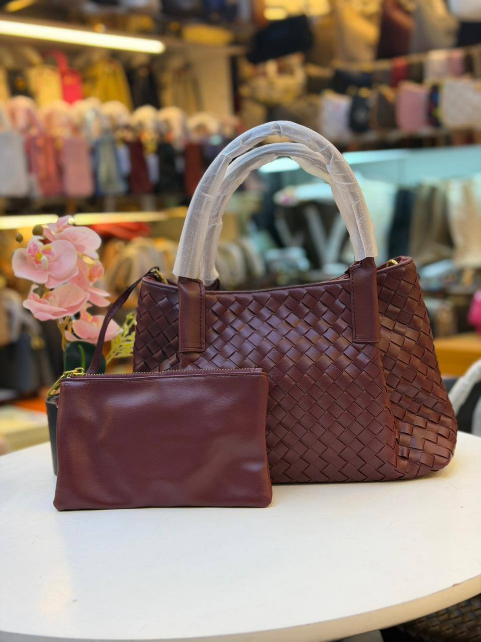 Bottega
100 dhs✅

Zain299
♥️♥️♥️