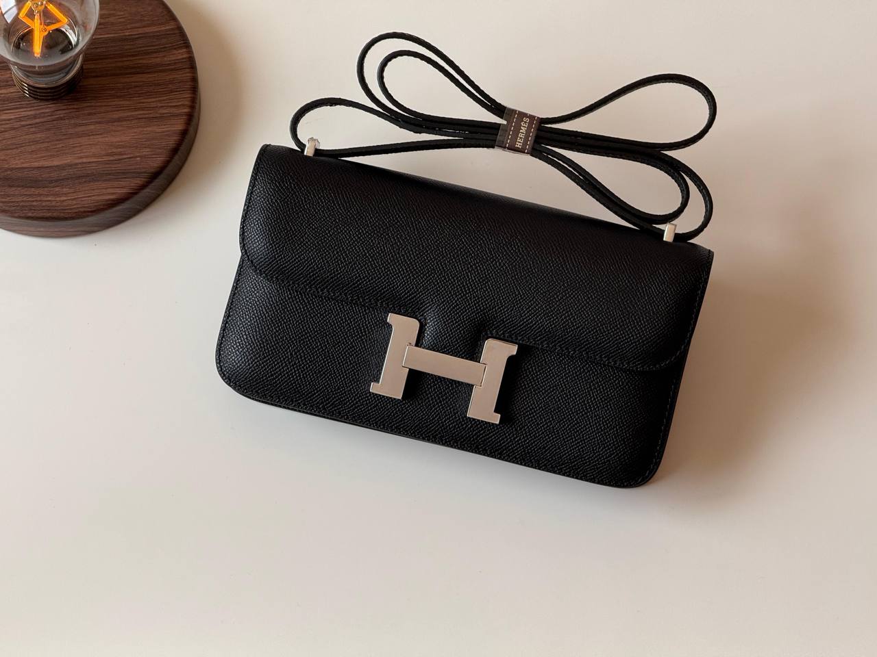 Hermes
 constance 23cm Master quality ✅with box📦
360 dhs✅

Zain52
♥️♥️♥️