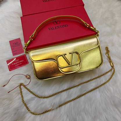 Valentino 

115 dhs✅

with box
🎁🎁🎁

Zain235
Zain42
♥️♥️♥️
