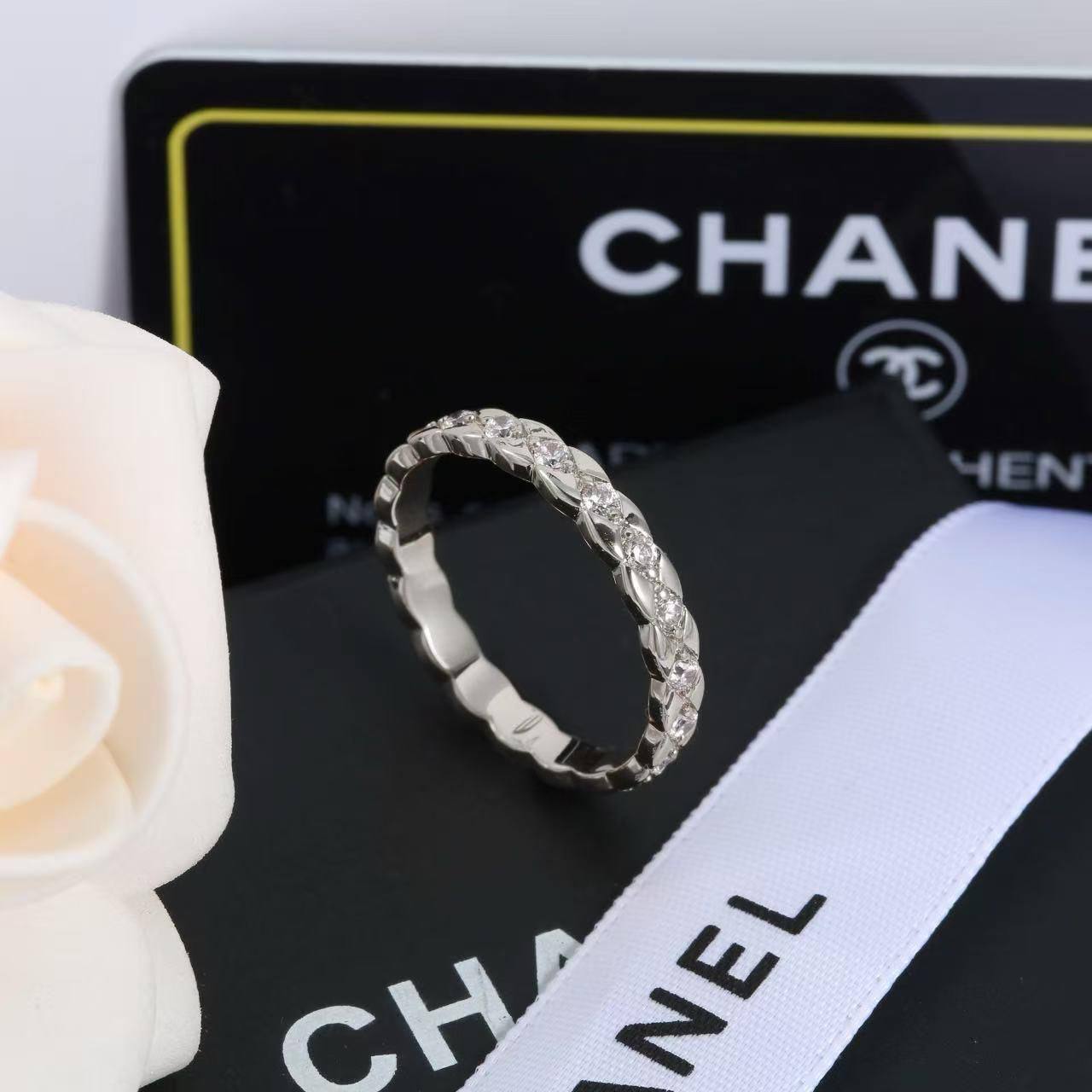 Chanel
BANGLE WITH RING 
70 dhs🪙🌺

Zain89
♥️♥️♥️