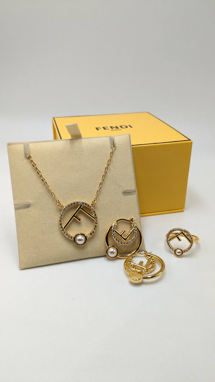 Fendi
*Master Quality* 
*Necklace,Earrings & F.ring*
220 dhs🇦🇪🇦🇪 with Normal Box 🎁
230 dhs🇦🇪🇦🇪 with Master Box 

Zain210
♥️♥️♥️