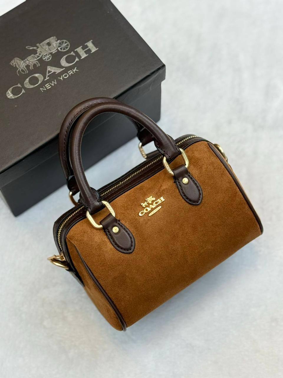 COACH 
PREMIUM QUALITY 💯
90 DHS✅
WITH BOX 📦

Zain28
♥️♥️♥️