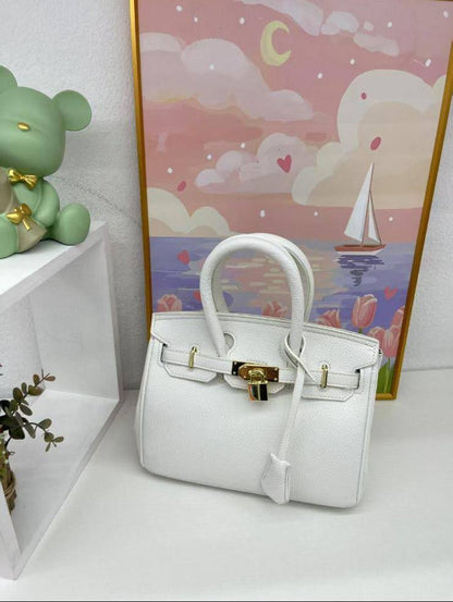 Hermes 
Good copy
25cm  
100 dhs❤️

Zain95
♥️♥️♥️