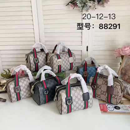 Gucci
High quality 
with box 
🎁🎁🎁

105 dhs🪙💕

Zain136
♥️♥️♥️