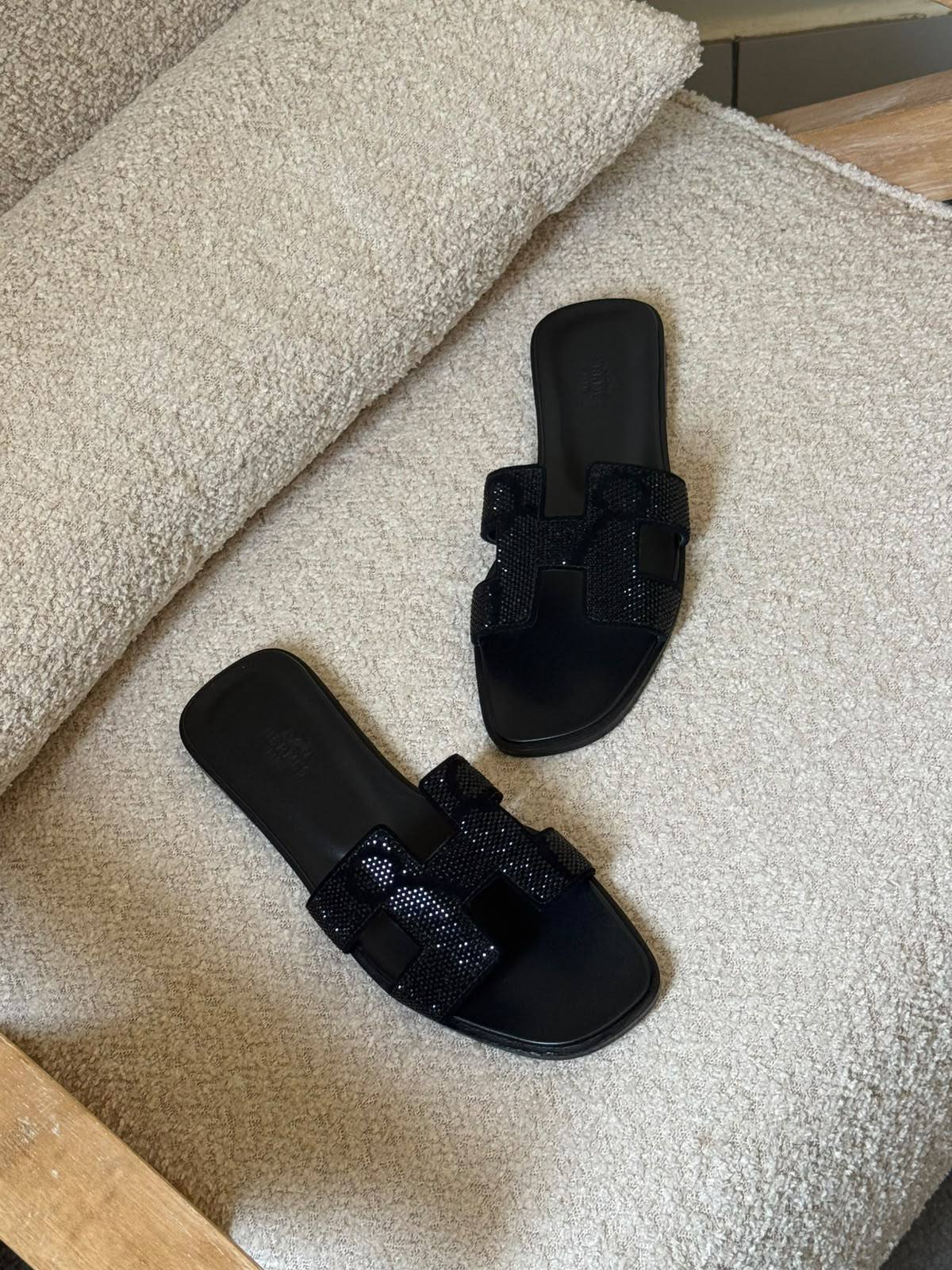 Hermes

𝐒𝐢𝐳𝐞𝐬: 𝟑𝟔 — 𝟒𝟏

430 dhs🇦🇪🇦🇪🇦🇪

Zain298
♥️♥️♥️