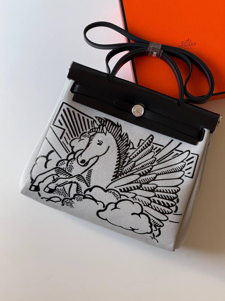 Hermes
Herbag 31cm💥Master quality ✅with box📦
610 dhs💓

Zain52
♥️♥️♥️