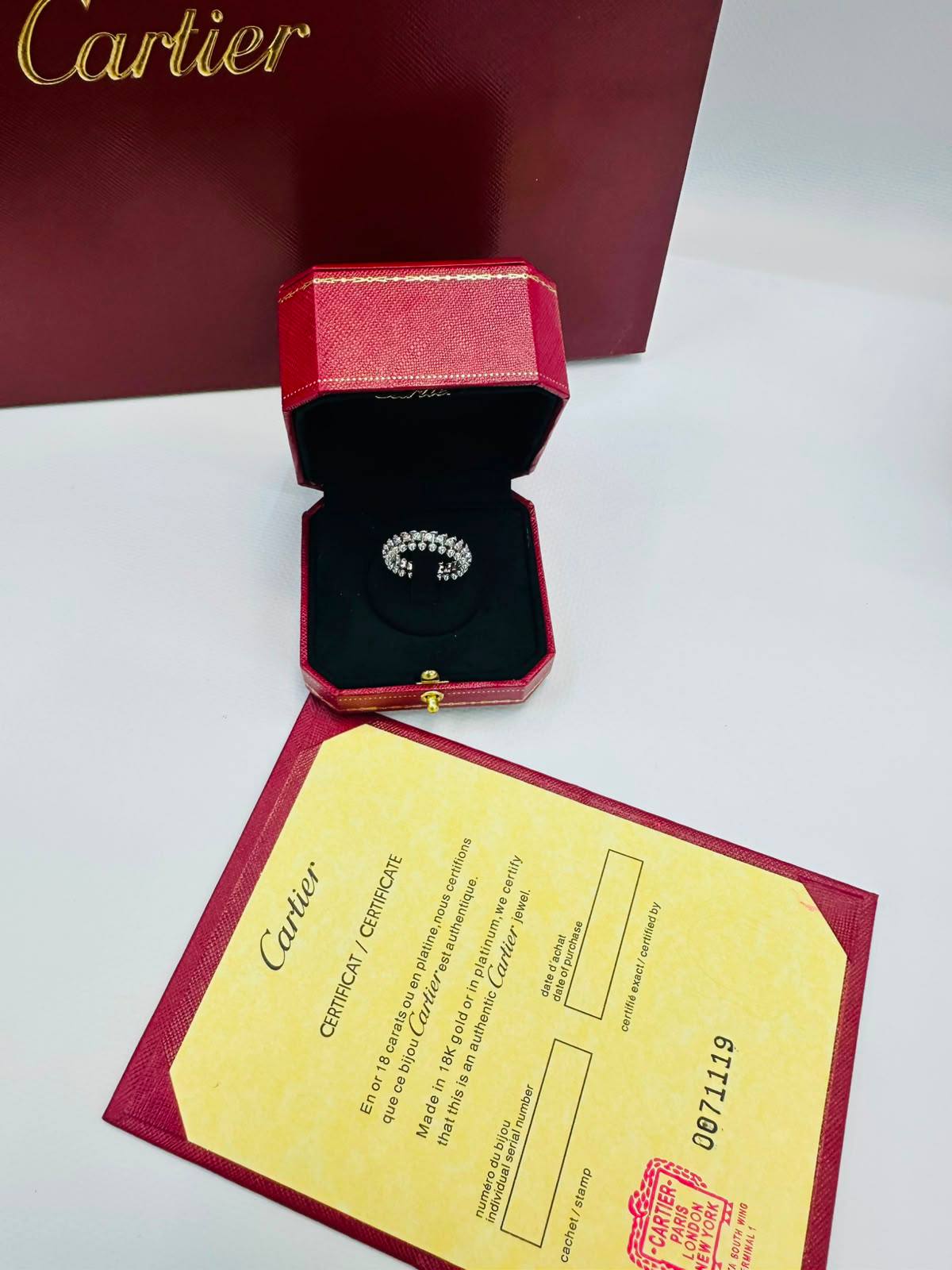 CARTIER SET❤️‍🔥*
Necklace 💥
Earring 🔥
Bracelet 🐦‍🔥
Ring 💍 available size 👇
6,7,8,9
With stone 🦋
With normal boxes 🗃️ 
340 dhs✅

With master box 📦 
390 dhs✅

Zain216
♥️♥️♥️