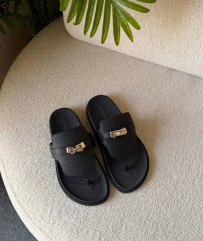 HERMES 
SuperMaster Quality 💯
450 dhs🇦🇪🇦🇪
Size: 36-41 💥

Zain171
♥️♥️♥️