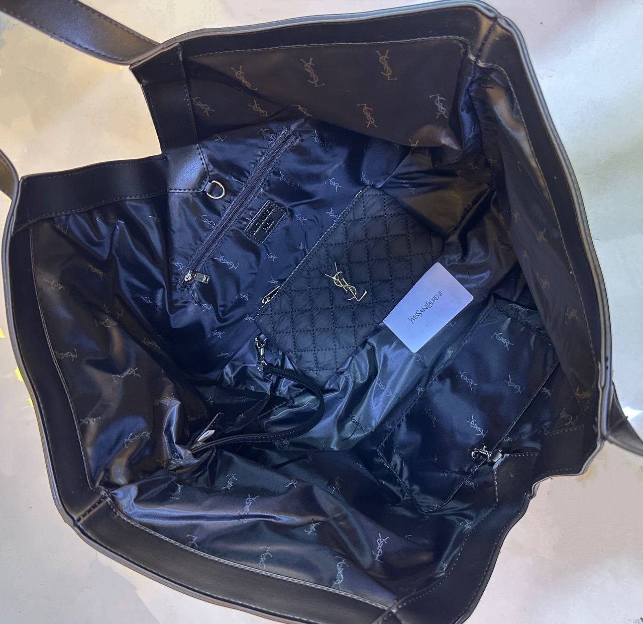 YSL 
NEW CAME GOOD QUALITY 
130 dhs🪙🌨️

Zain39
♥️♥️♥️