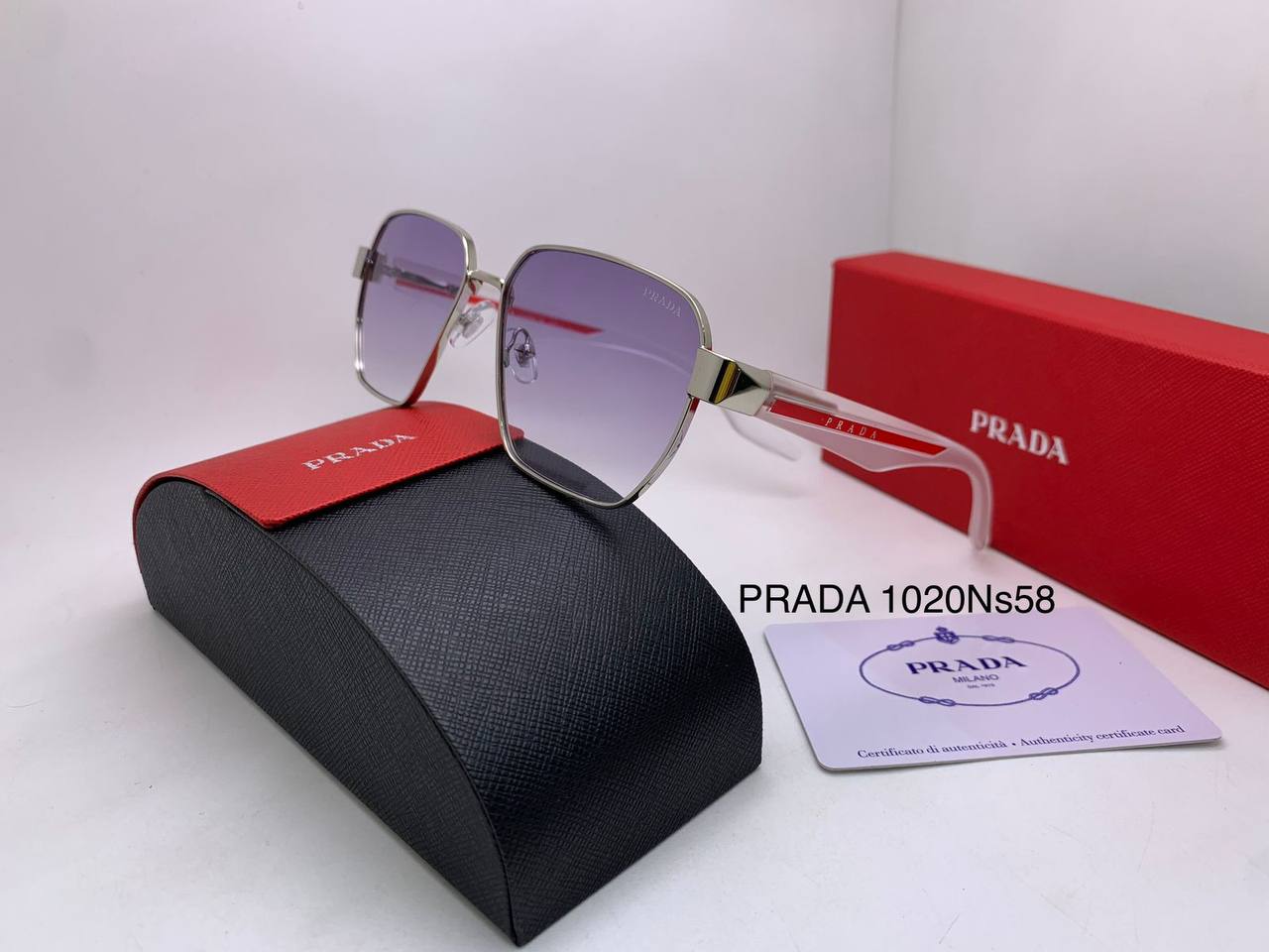 Prada
70 dhs💓

Zain126
♥️♥️♥️