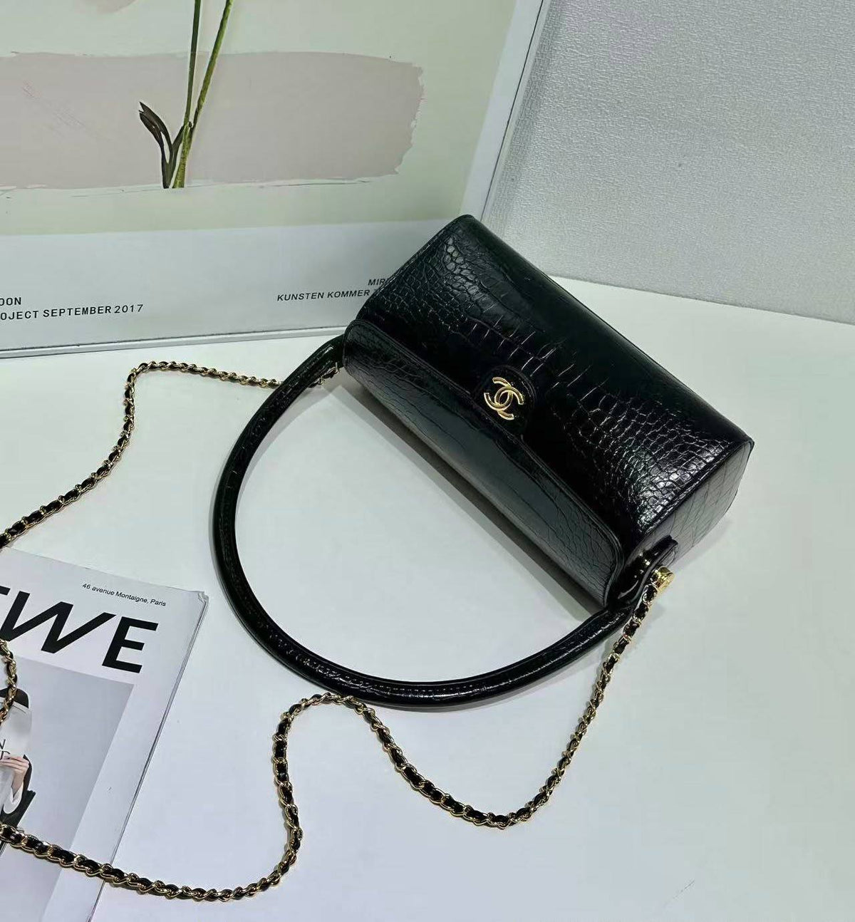 CHANEL 

NEW DESIGN 
GOOD QUALITY 
110 dhs🇦🇪🇦🇪

Zain39
♥️♥️♥️