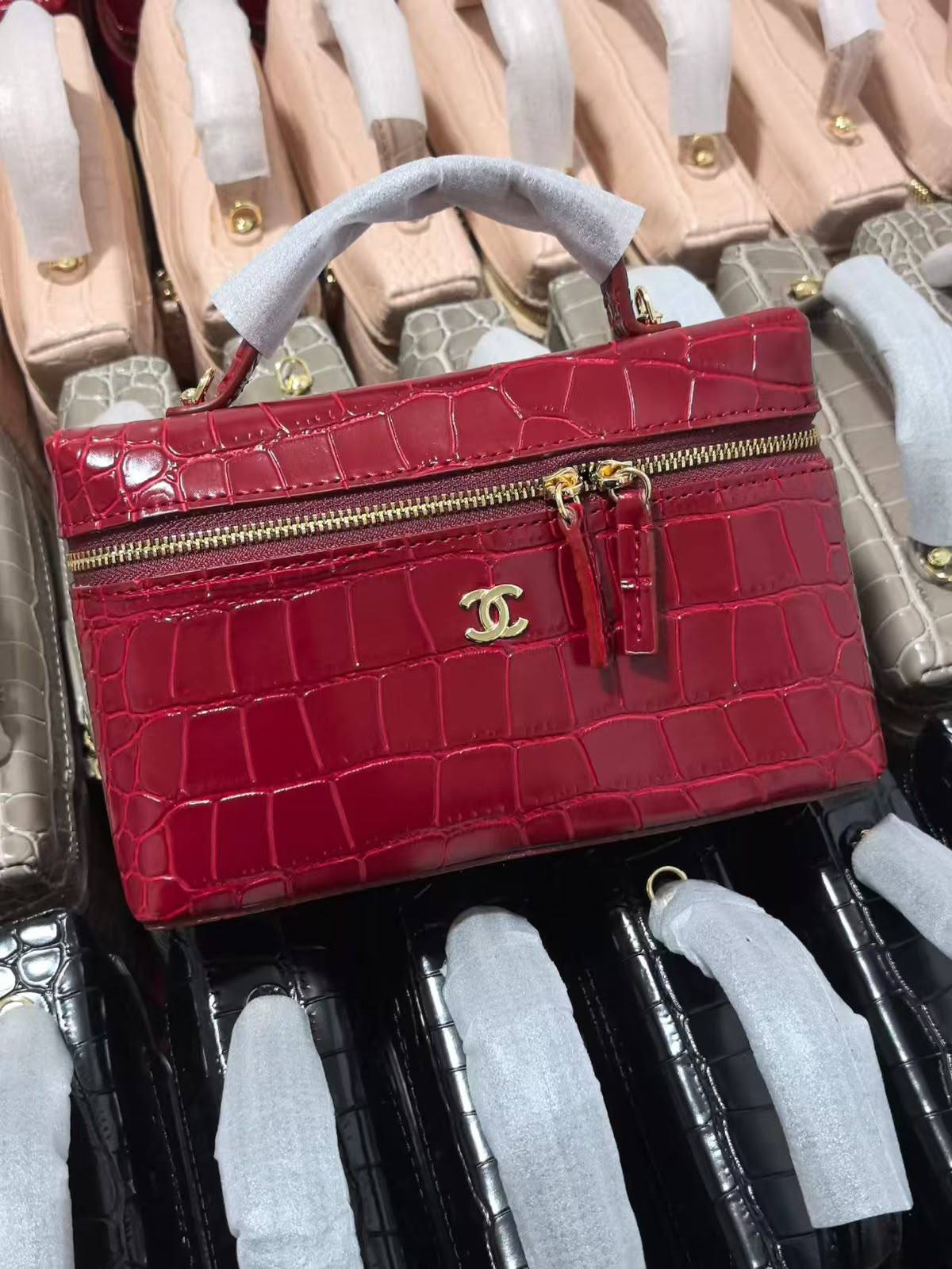 Chanel
210 dhs🇦🇪🇦🇪

Zain132
♥️♥️♥️