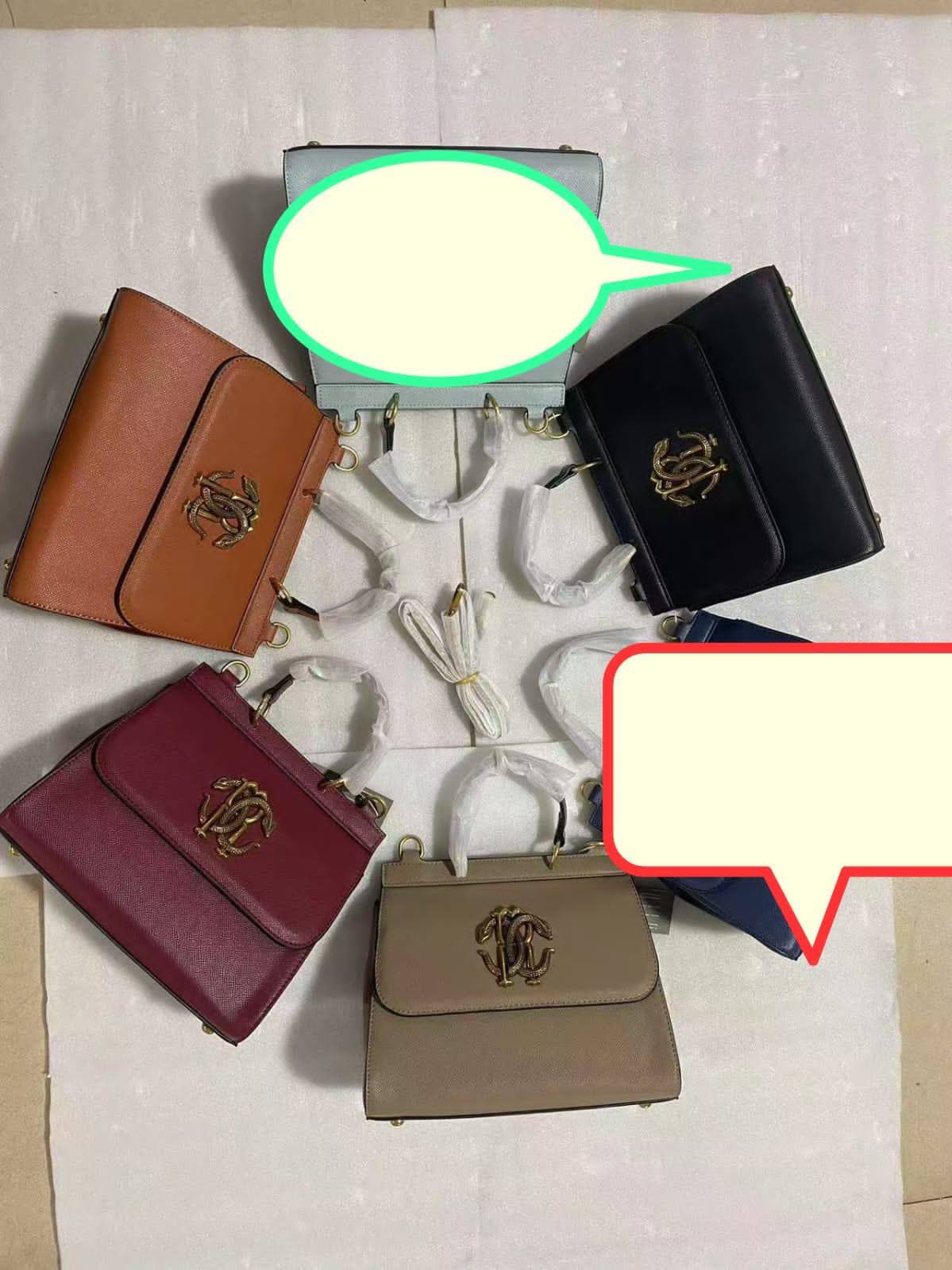 Roberto cavalli

good quality
100 dhs🇦🇪🇦🇪

SIZE 25cm 
White boxes

Zain200
♥️♥️♥️