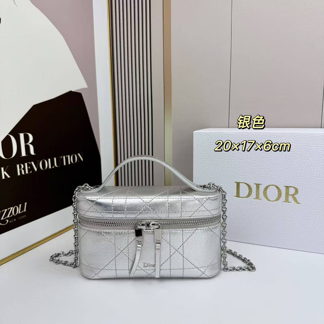 Dior
Master❣️❣️
320 dhs🇦🇪🇦🇪

Zain141
♥️♥️♥️