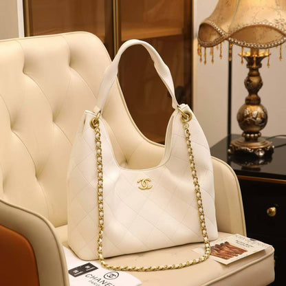 CHANEL
35cm
110 dhs🪙🌨️

Zain43
♥️♥️♥️