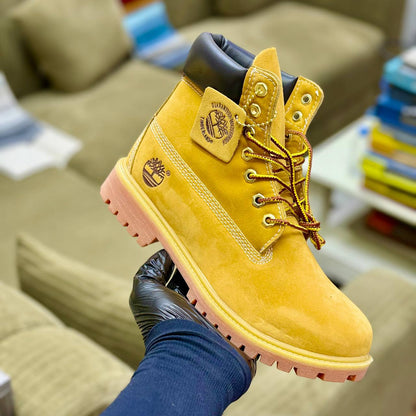 Timberland
Size 40 to 45
150 dhs💓 

Zain27
♥️♥️♥️