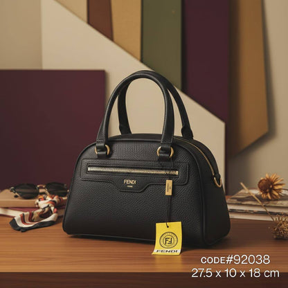 FENDI  ᴢᴜᴄᴄᴀ ᴛᴏᴘ ʜᴀɴᴅ
ғғ ᴊᴀᴄǫᴜᴀʀᴅ ᴄᴀɴᴠᴀs  ᴀɴᴅ 
ᴍᴀᴛᴛᴇ ʟᴇᴀᴛʜᴇʀ ᴍᴀᴛᴇʀɪᴀʟ
ɢᴏʟᴅ ʜᴀʀᴅᴡᴀʀᴇ
ᴡɪᴛʜ ʟᴏɴɢ ʙᴇʟᴛ sᴛʀᴀᴘ
sɪᴢᴇ : 28 cm

70 dhs✅

Zain31
♥️♥️♥️