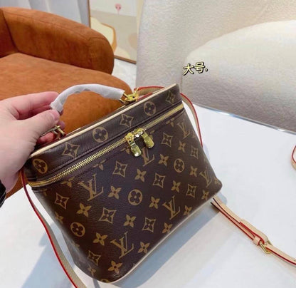 LV
1set 

high quality 
With box

270 dhs🇦🇪🇦🇪

Zain26
♥️♥️♥️