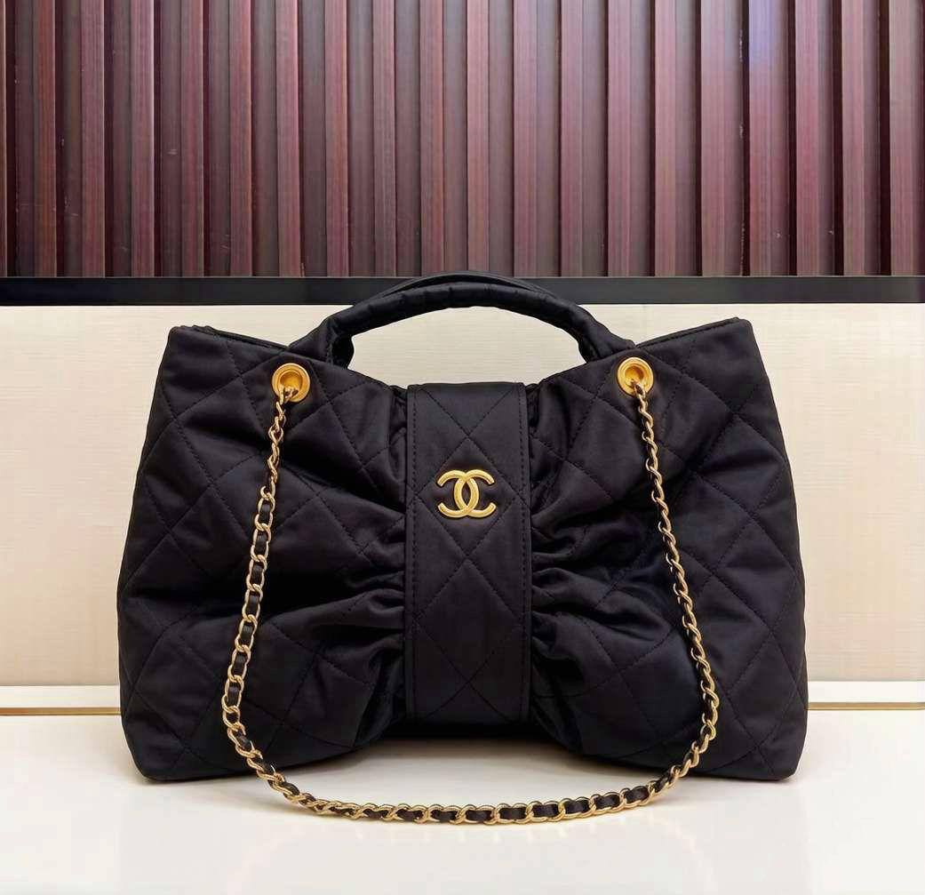 CHANEL 
150 dhs✅

Zain295
♥️♥️♥️