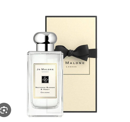 Jo Malone
With paper  bag
45 dhs❤️💚❤️

Zain87
♥️♥️♥️