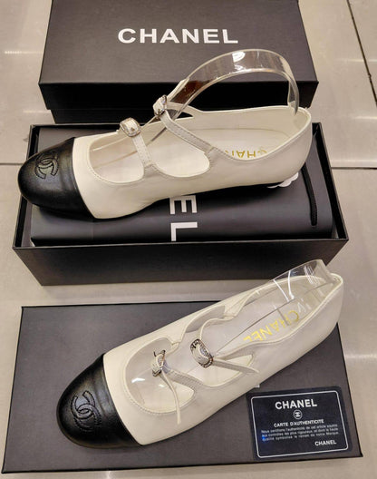 Chanel Shoes , New Arrived 
Size 36 To 41
105 dhs🇦🇪🇦🇪

Zain16
♥️♥️♥️