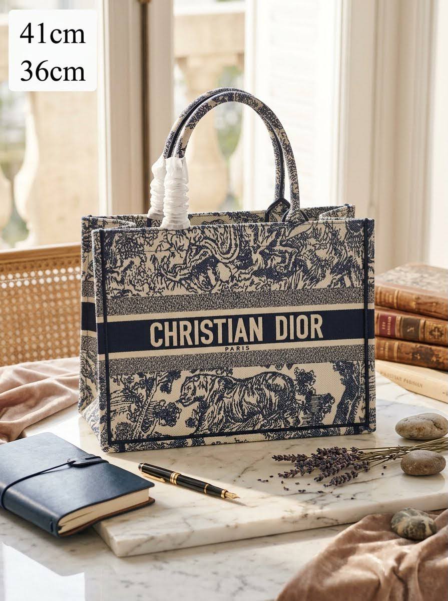 Dior 

41cm 
120 dhs

36cm 
 115 dhs 

No box

Zain72
♥️♥️♥️
