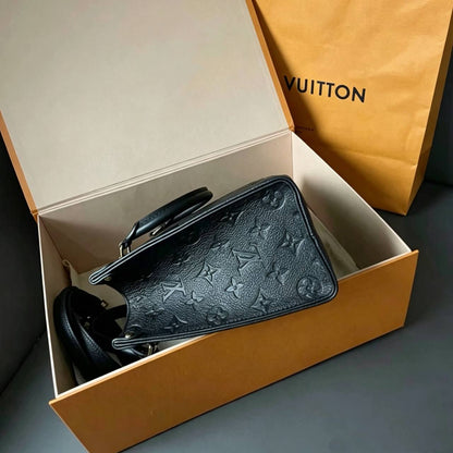 LOUIS VUITTON 

ON THE GO SMALL SIZE 

NEW CAME 

GOOD QUALITY 

WITH BOX 

90  DHS🇦🇪🇦🇪🇦🇪

Zain295
♥️♥️♥️