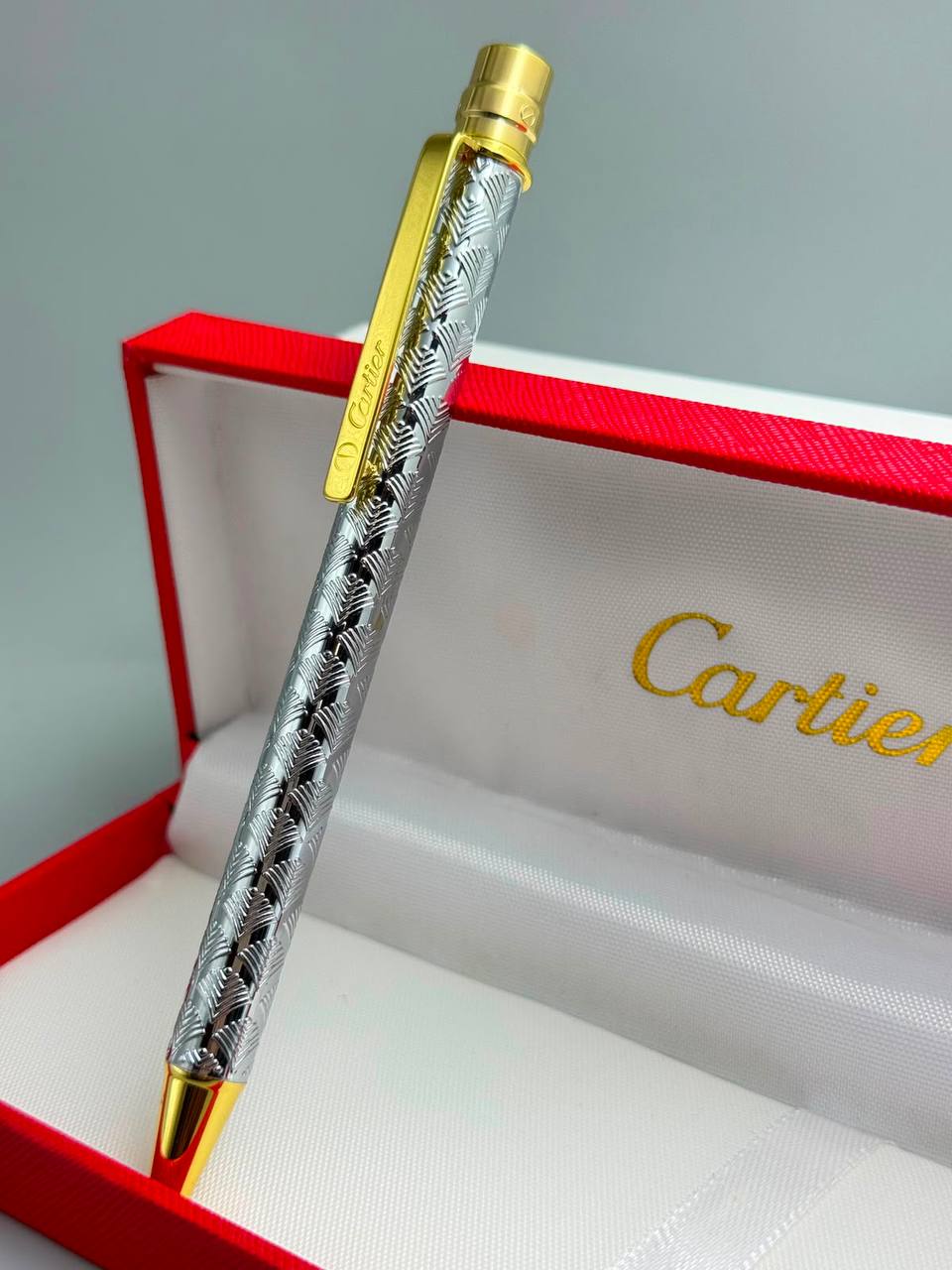 Cartier Pen
55 dhs✅

Zain182
♥️♥️♥️