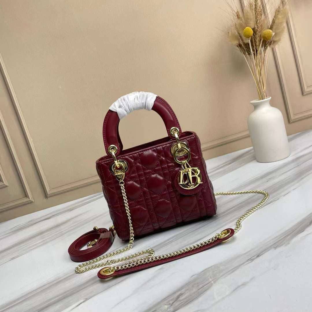 Dior
Master❣️❣️
280 dhs✅

Zain153
♥️♥️♥️