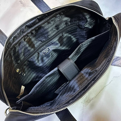PRADA TRAVELING BAG COPY ONE 
150 dhs✅
SIZE: 55 CM

Zain39
♥️♥️♥️
