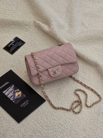 Chanel 
Master 
  20Cm 

With Box
🎁🎁🎁

230 dhs🇦🇪

Zain131
♥️♥️♥️