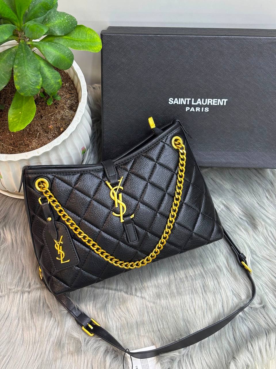 YSL

SIZE 27CM
110 dhs🇦🇪🇦🇪

Zain244
♥️♥️♥️