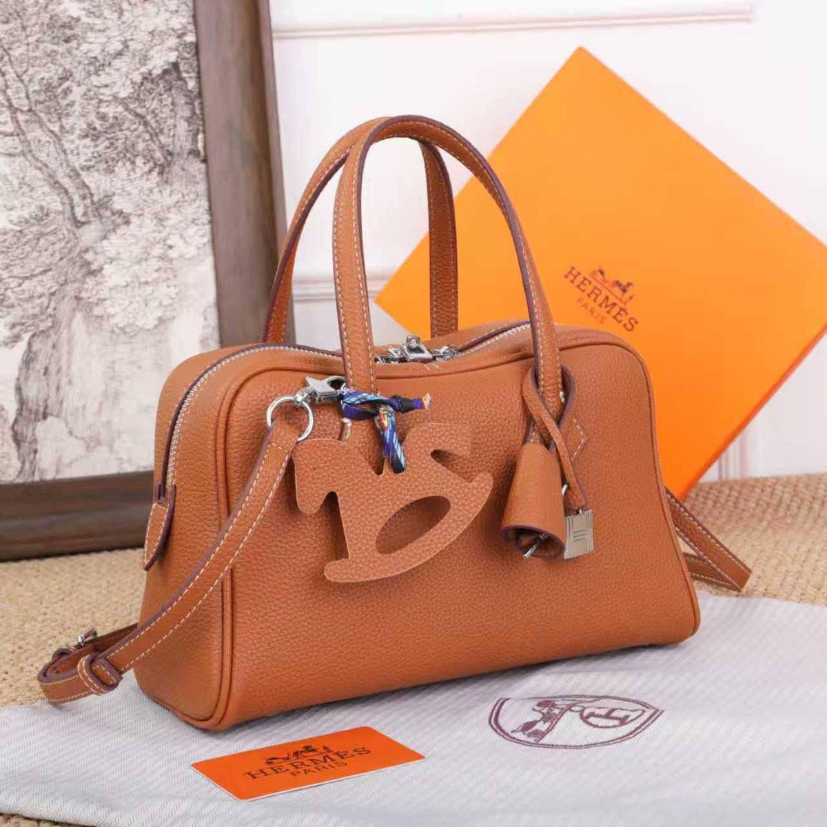 Hermes

95 dhs🇦🇪🇦🇪

With box

25cm 

Zain219
♥️♥️♥️