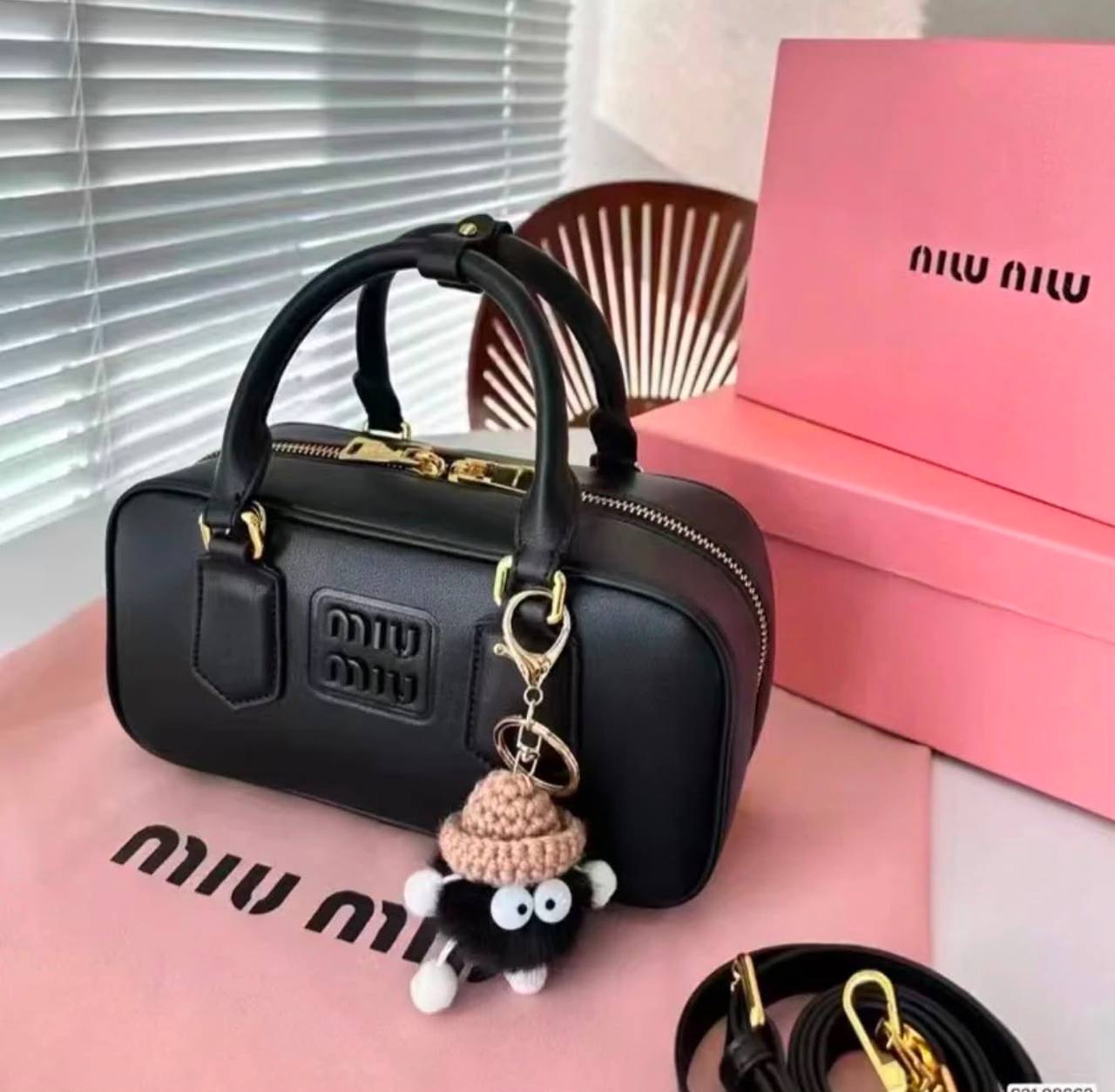 Miu Miu
100 dhs🇦🇪🇦🇪
good-quality with box

Zain35
♥️♥️♥️