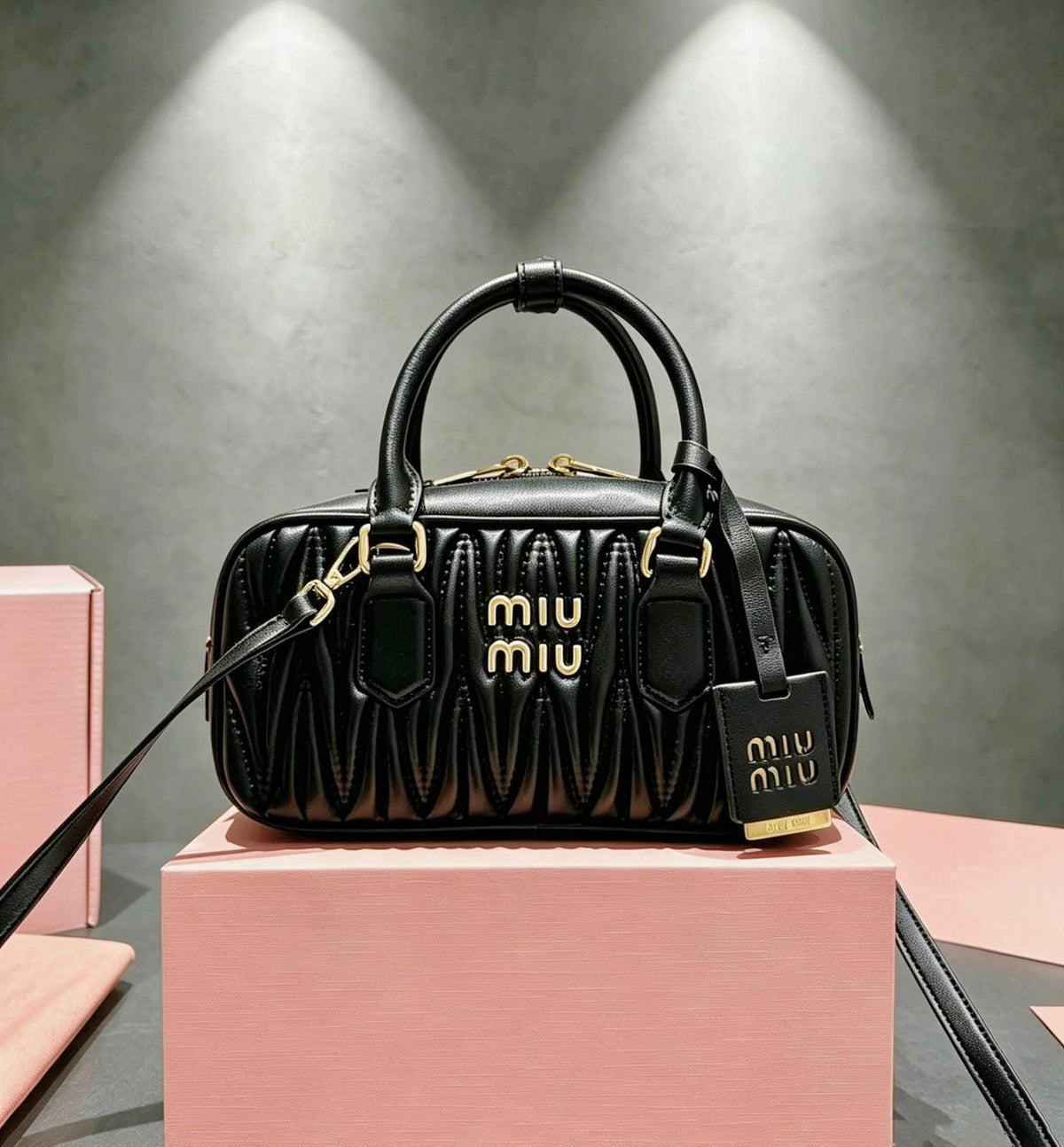 MIU MIU 

NEW CAME 
HIGH QUALITY 

WITH BOX 
115 dhs🇦🇪🇦🇪

Zain39
♥️♥️♥️