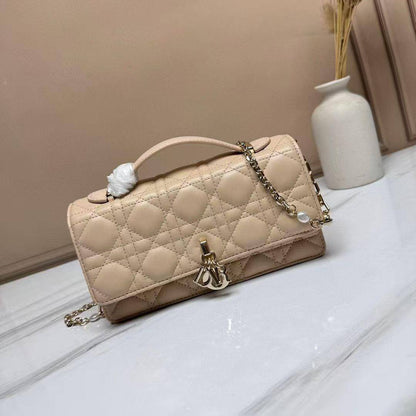 Dior
master💓
270 dhs✅

Zain153
♥️♥️♥️