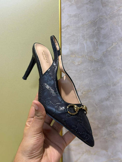 Gucci

size 36 to 41

120 dhs🪙🌨️

Zain146
♥️♥️♥️