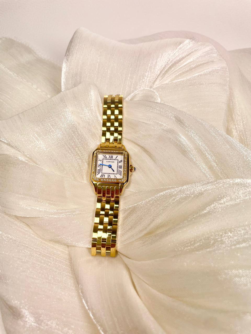 Cartier Watch 
210 dhs🪙🖤

Zain33
♥️♥️♥️