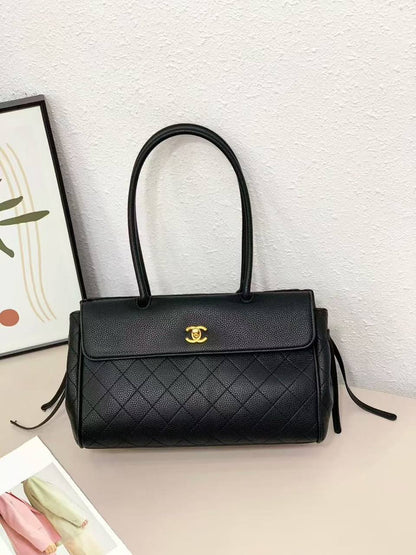 CHANEL 

NEW CAME 
BIG SIZE 

GOOD QUALITY 
125 dhs🇦🇪🇦🇪

Zain295
Zain39
♥️♥️♥️