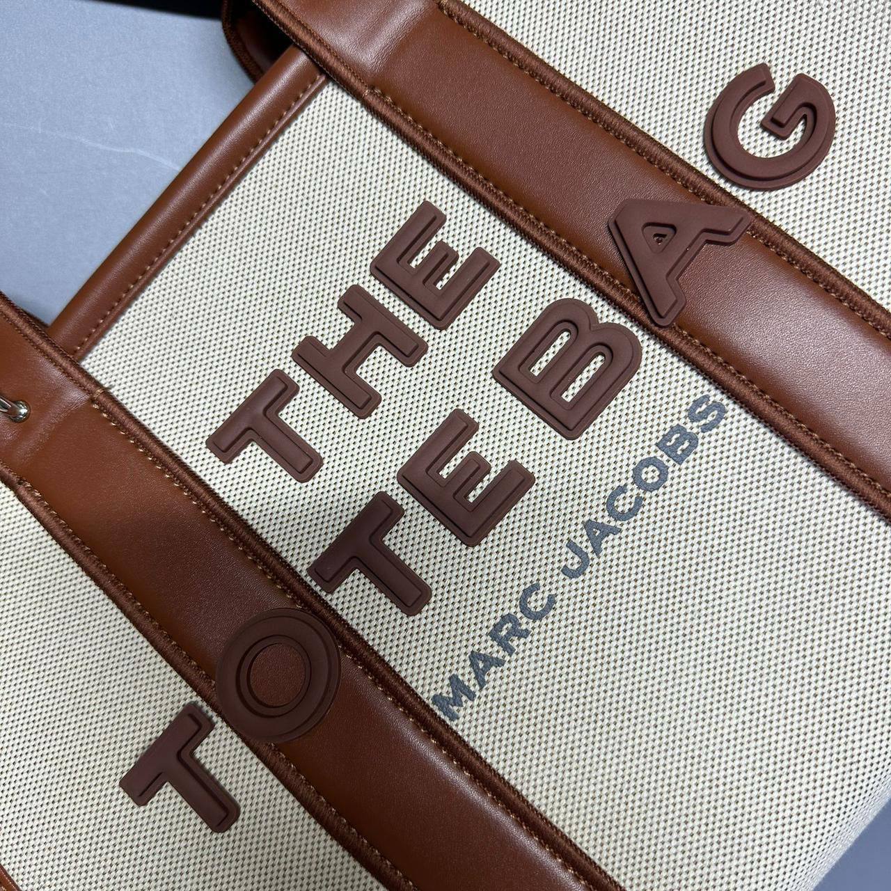 The Tote Bag
35*25*13cm
120 dhs✅

Zain17
♥️♥️♥️