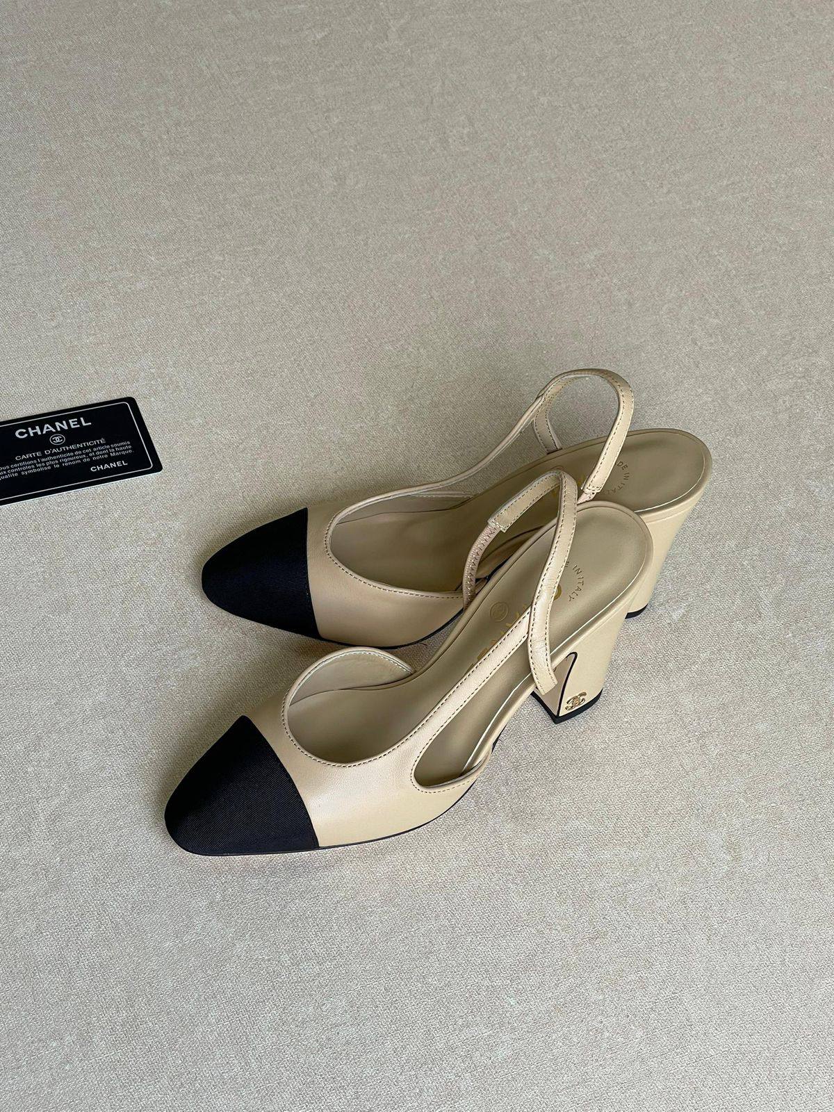 CHANEL 
SuperMaster Quality 💯
450 dhs🌺
Size:36-41💥

Zain171
♥️♥️♥️