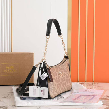 Coach
90 Dhs✅
With box
size 24×7×14cm

Zain42
♥️♥️♥️