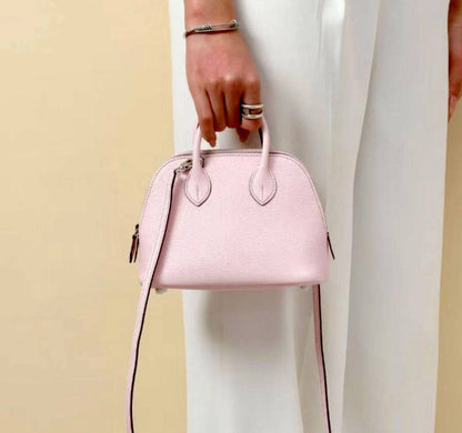 Hermes
90 dhs🌺

With box🎁🎁🎁

23 cm

Zain219
♥️♥️♥️