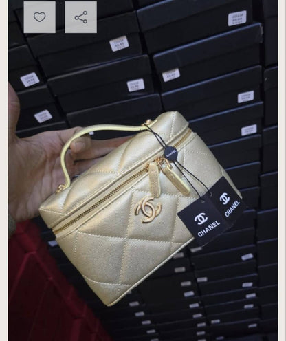 Chanel

withbox 
🎁🎁🎁

95 dhs✅

Zain143
♥️♥️♥️